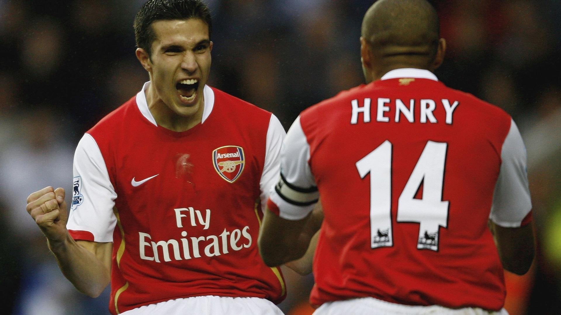 詹姆斯意外战胜巴黎圣日耳曼,最后时刻胜出引爆全场!观众掌声雷动